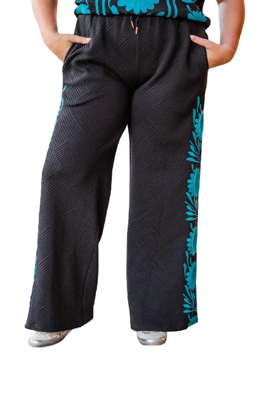 Women’s camouflage pants for outdoorsy look -Women's Oakley Bottom Pants In Black